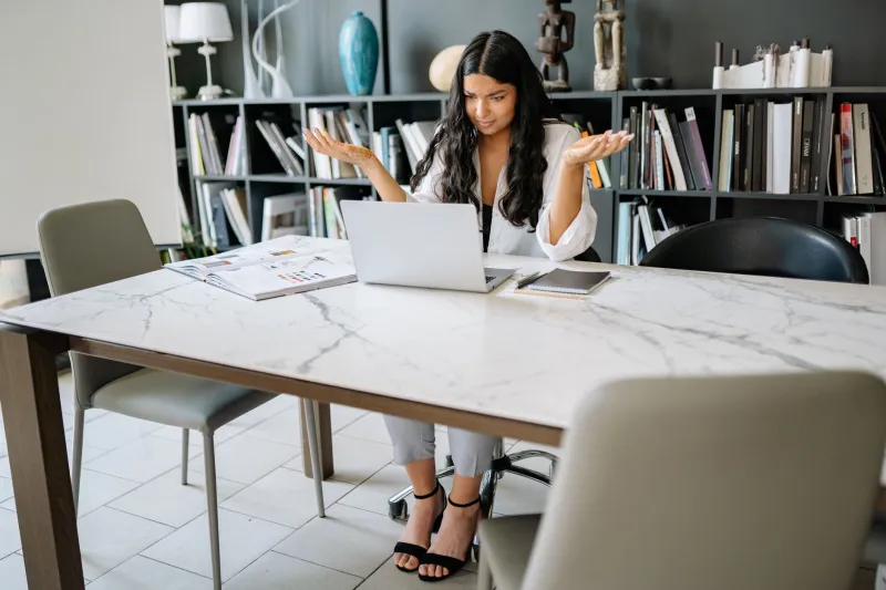 Dinero, Mija: The Financial Glow-Up Guide Every Latina Needs Right Now